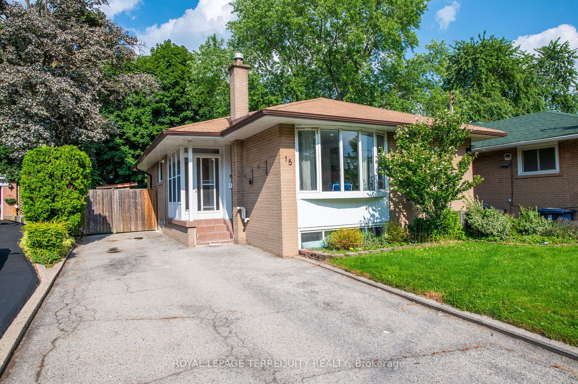 15 Point Grey Cres