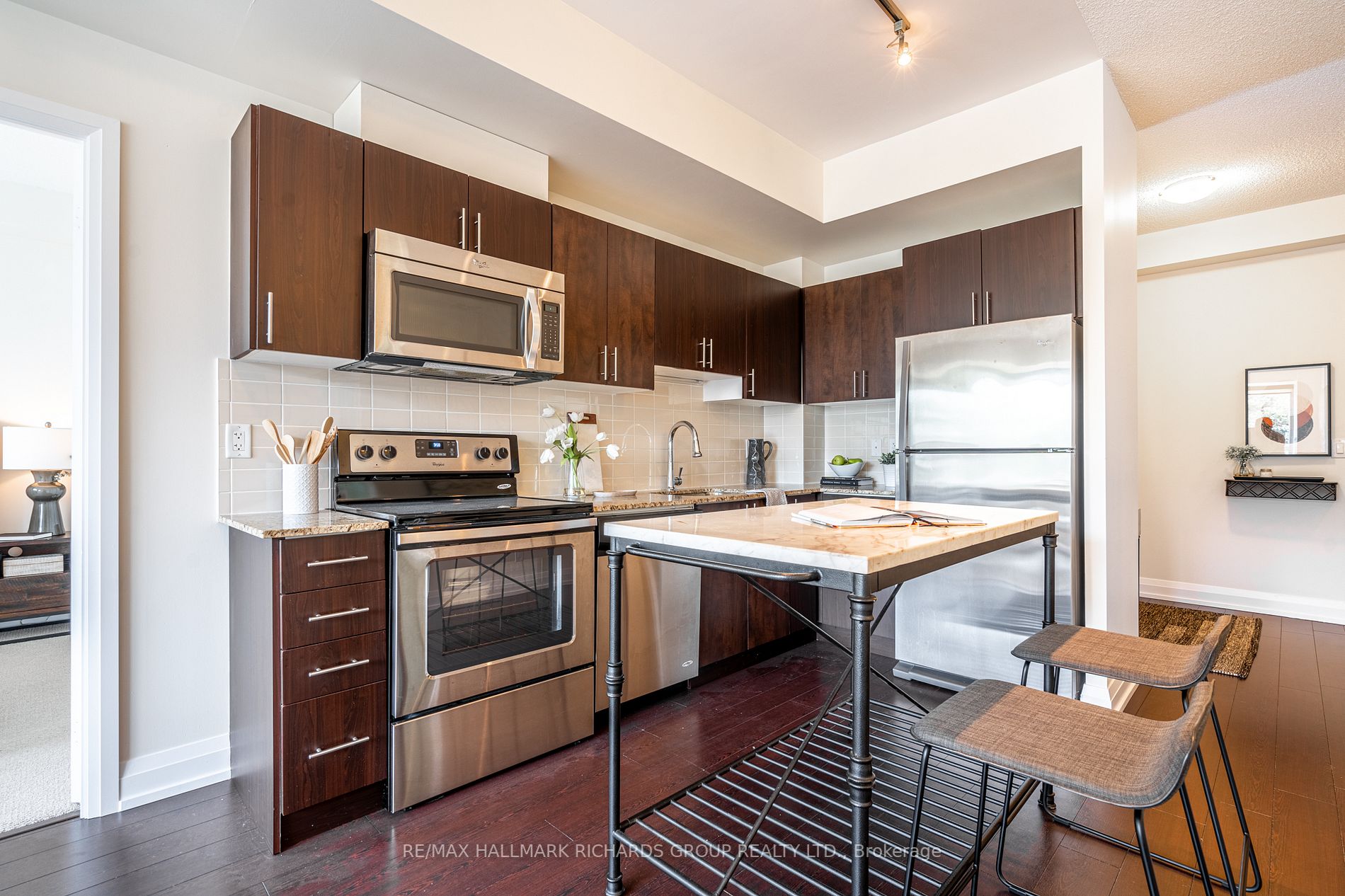 3520 Danforth Ave, #220