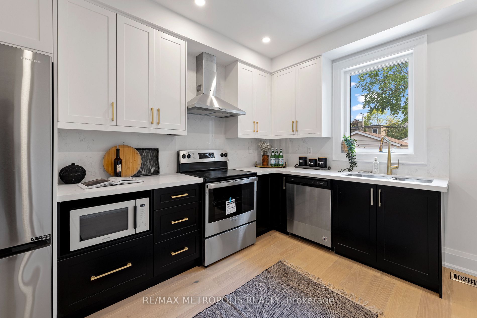 149 Carlaw Ave