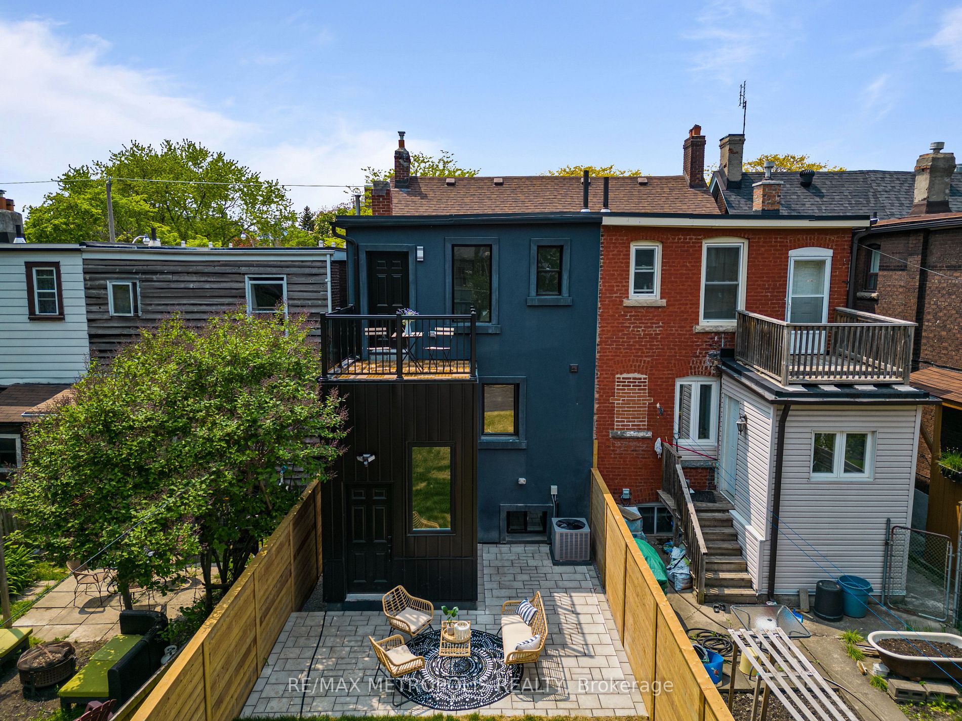 149 Carlaw Ave