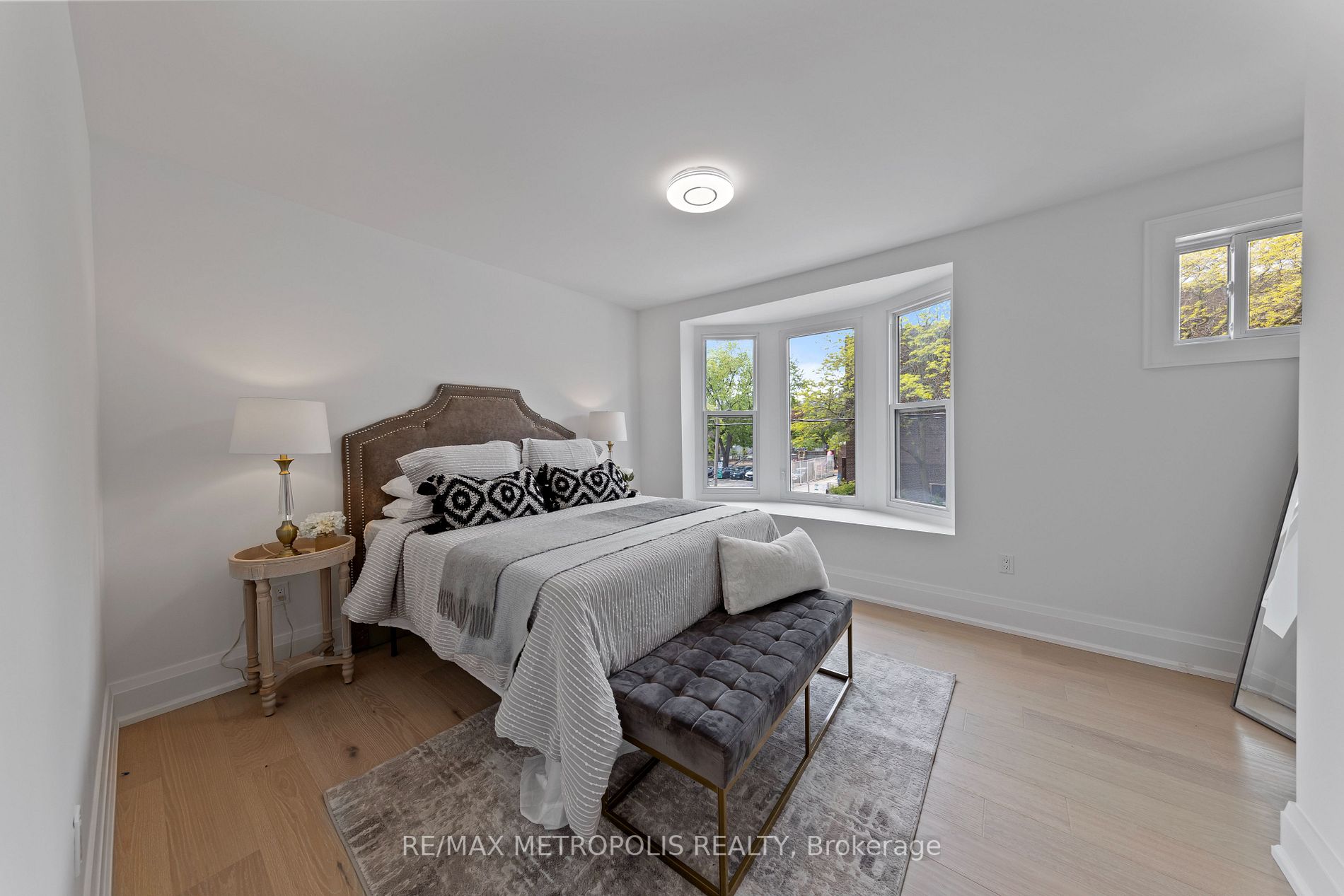 149 Carlaw Ave