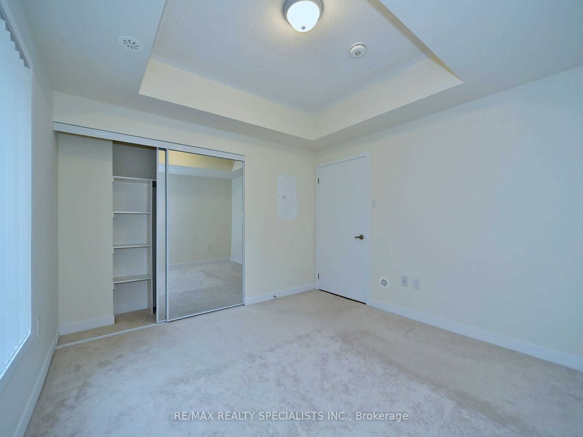 60 Orchid Place Dr, #Th-13