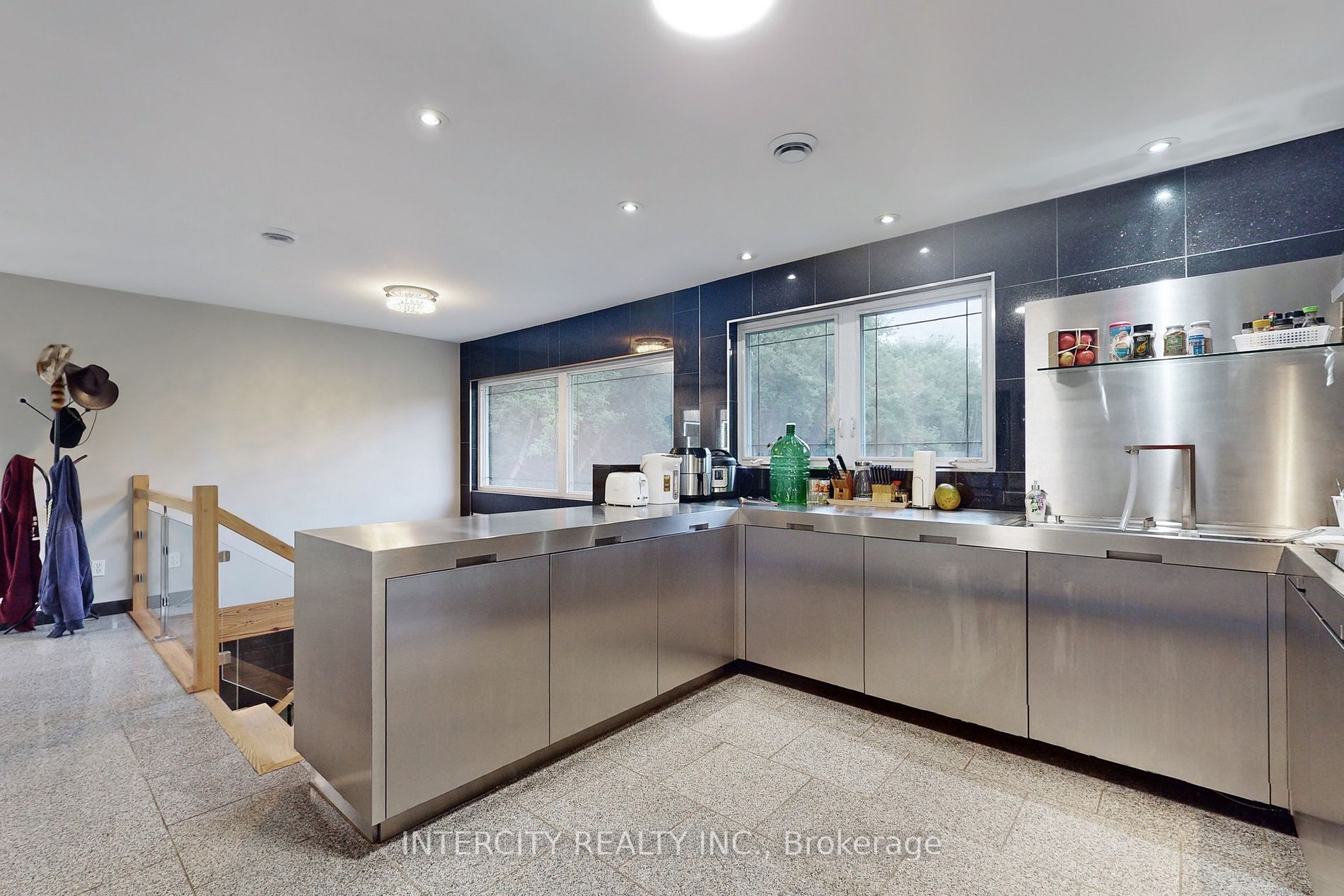 3505 Cochrane Street