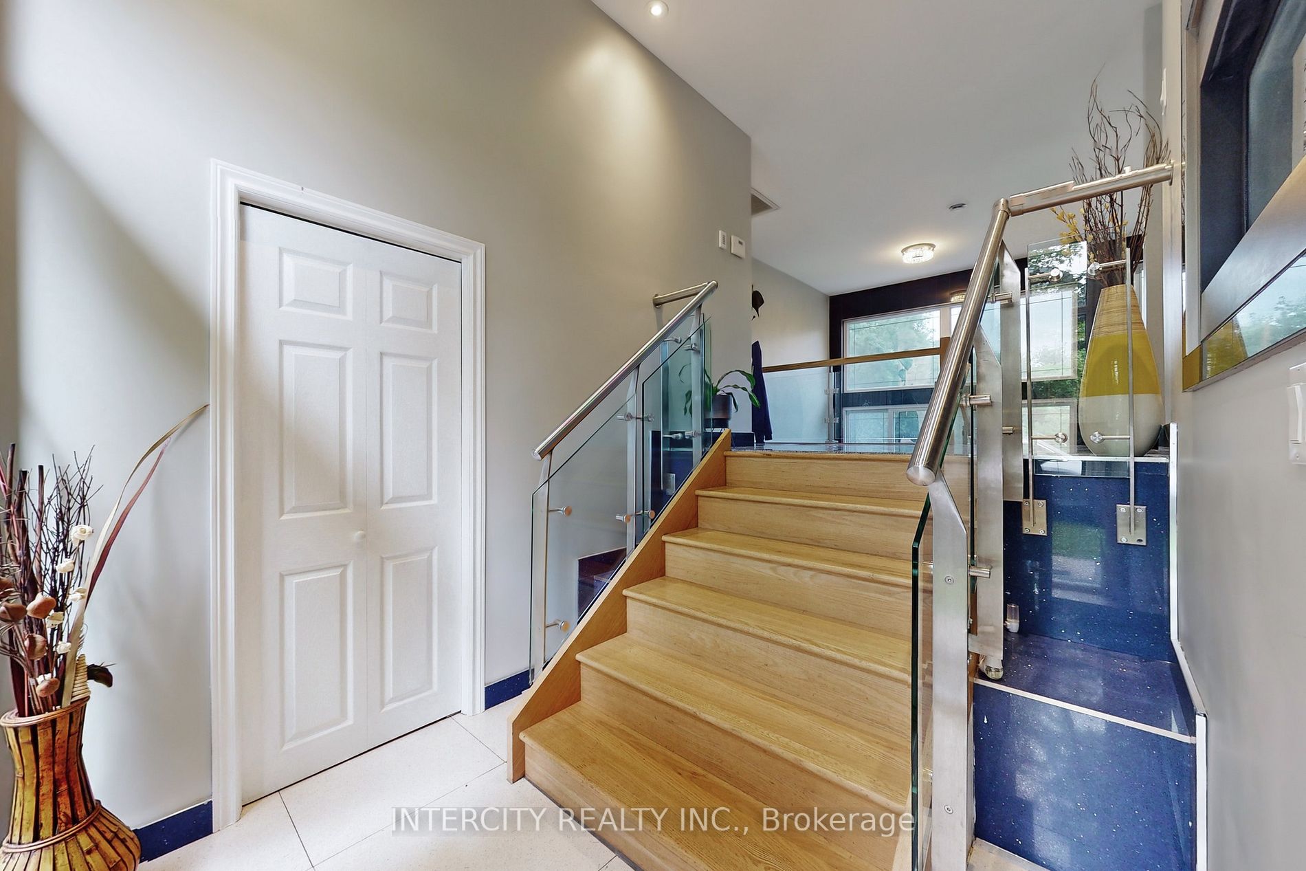 3505 Cochrane Street