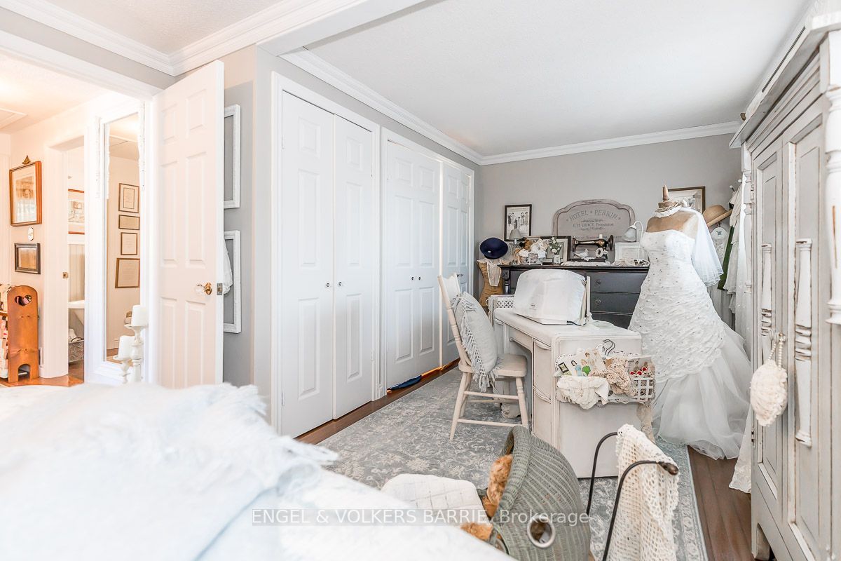 460 Paddington Cres
