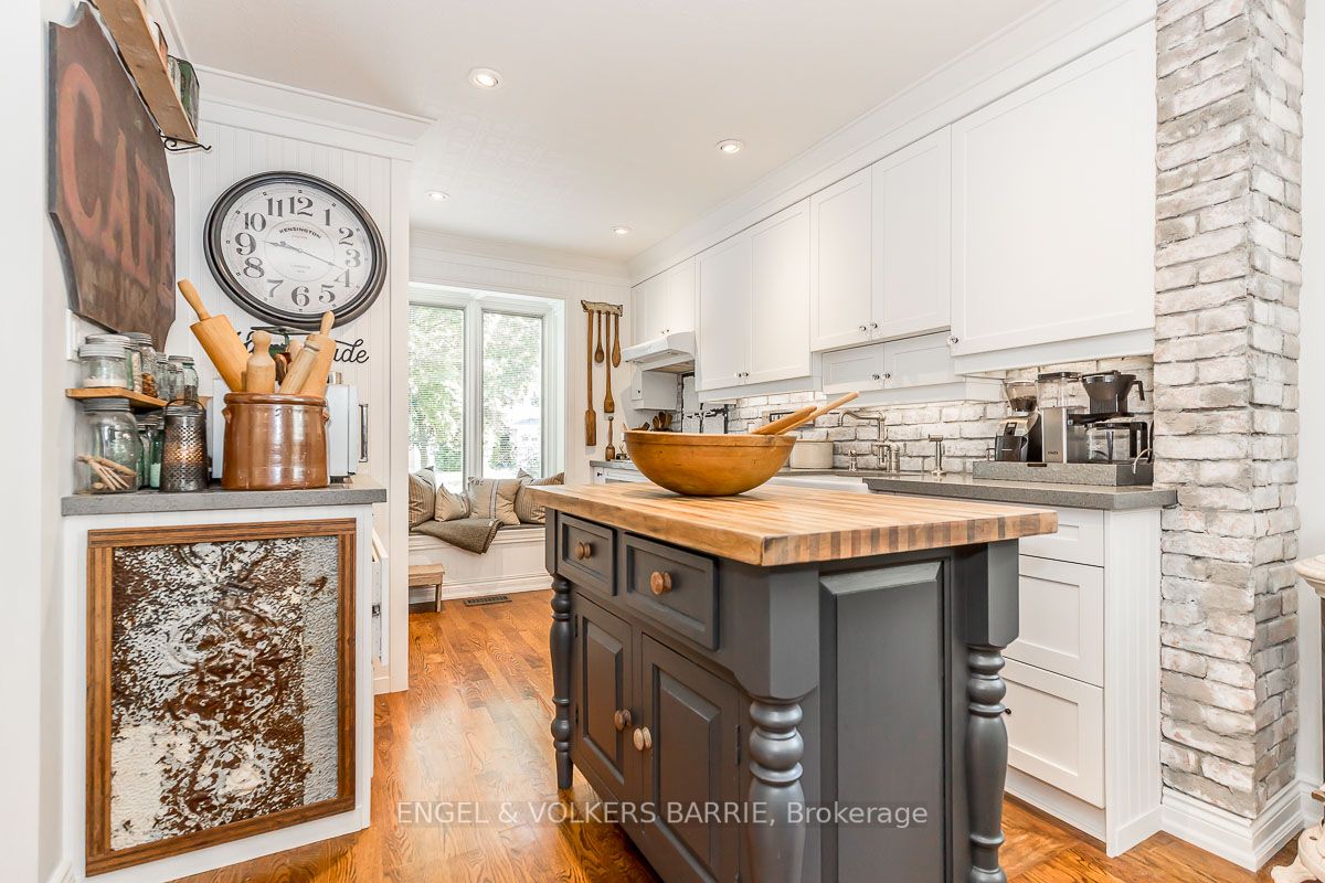 460 Paddington Cres