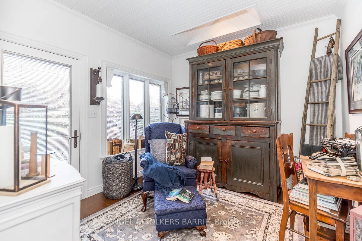 460 Paddington Cres