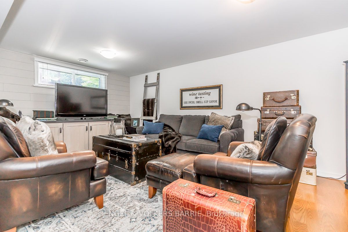 460 Paddington Cres