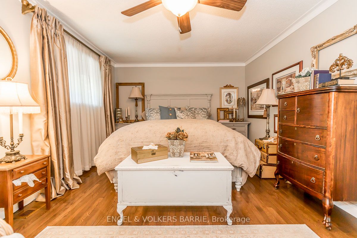 460 Paddington Cres