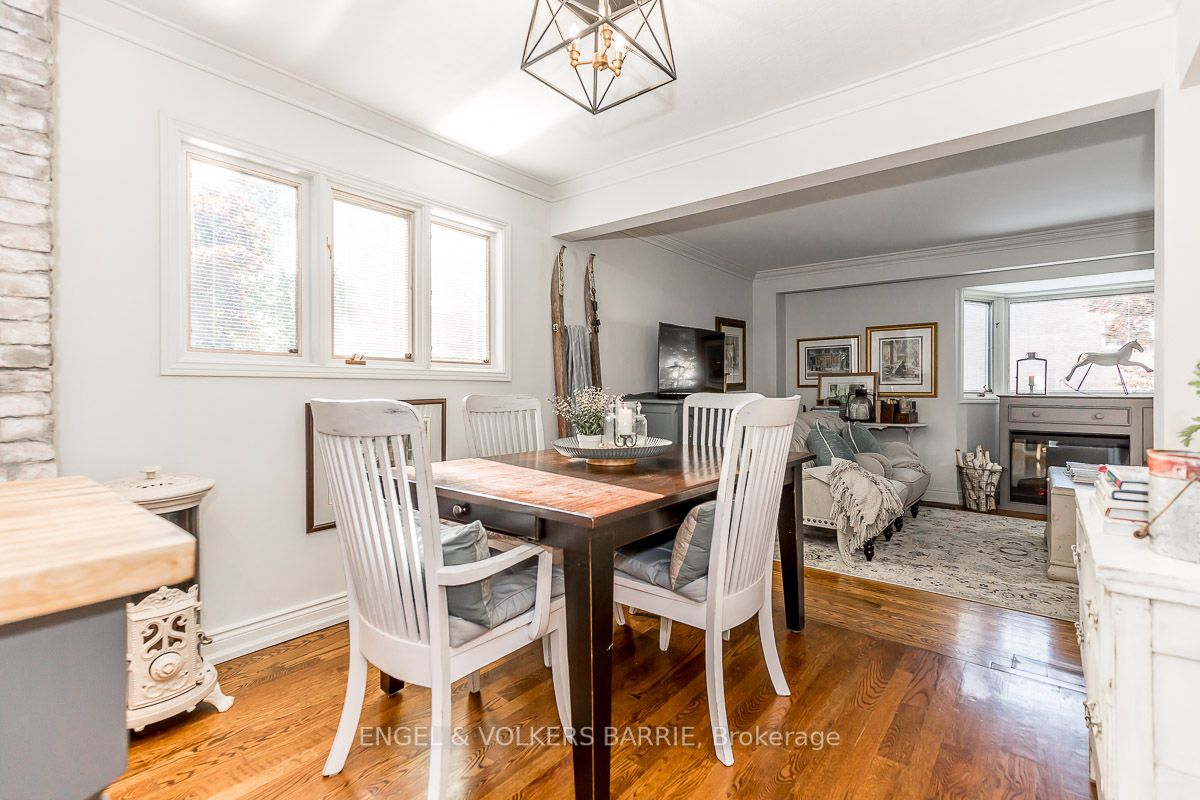 460 Paddington Cres