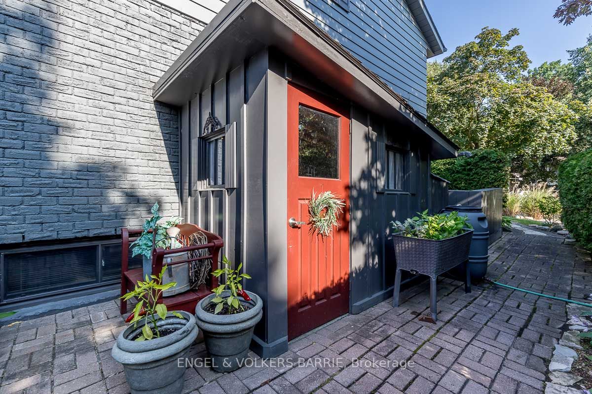 460 Paddington Cres