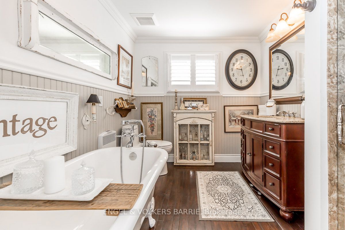 460 Paddington Cres