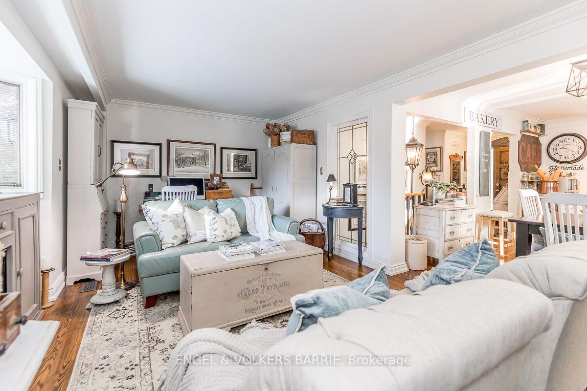 460 Paddington Cres