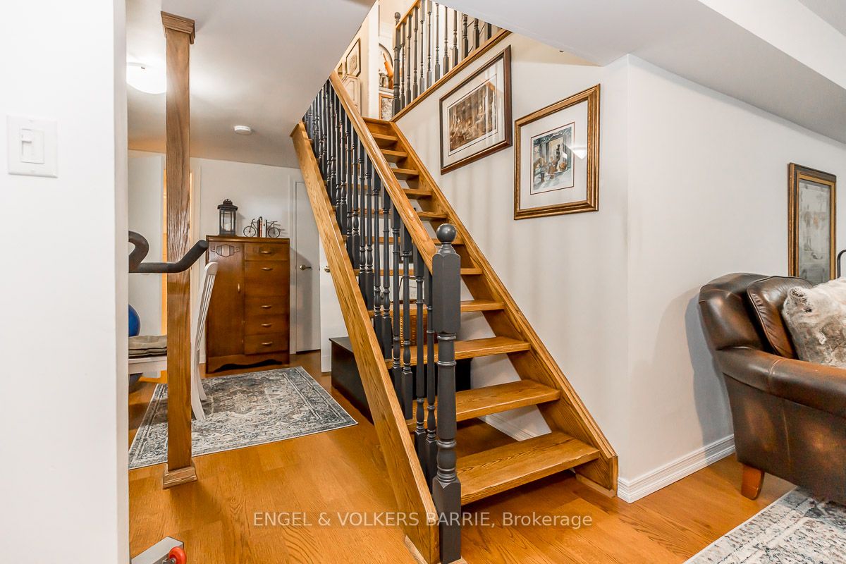 460 Paddington Cres