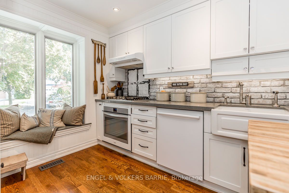 460 Paddington Cres