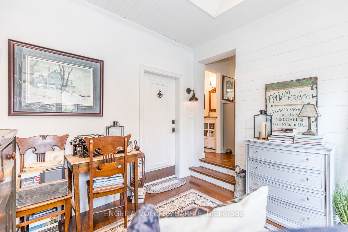 460 Paddington Cres