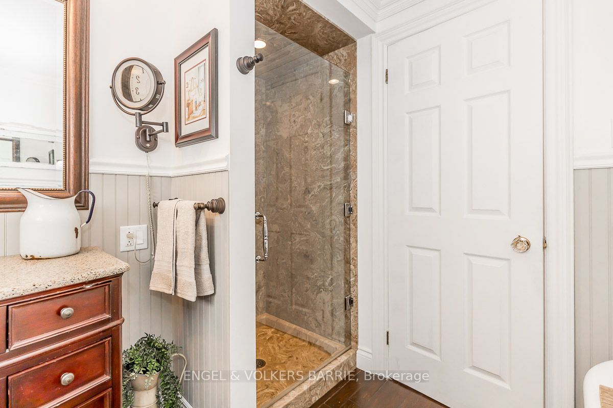 460 Paddington Cres