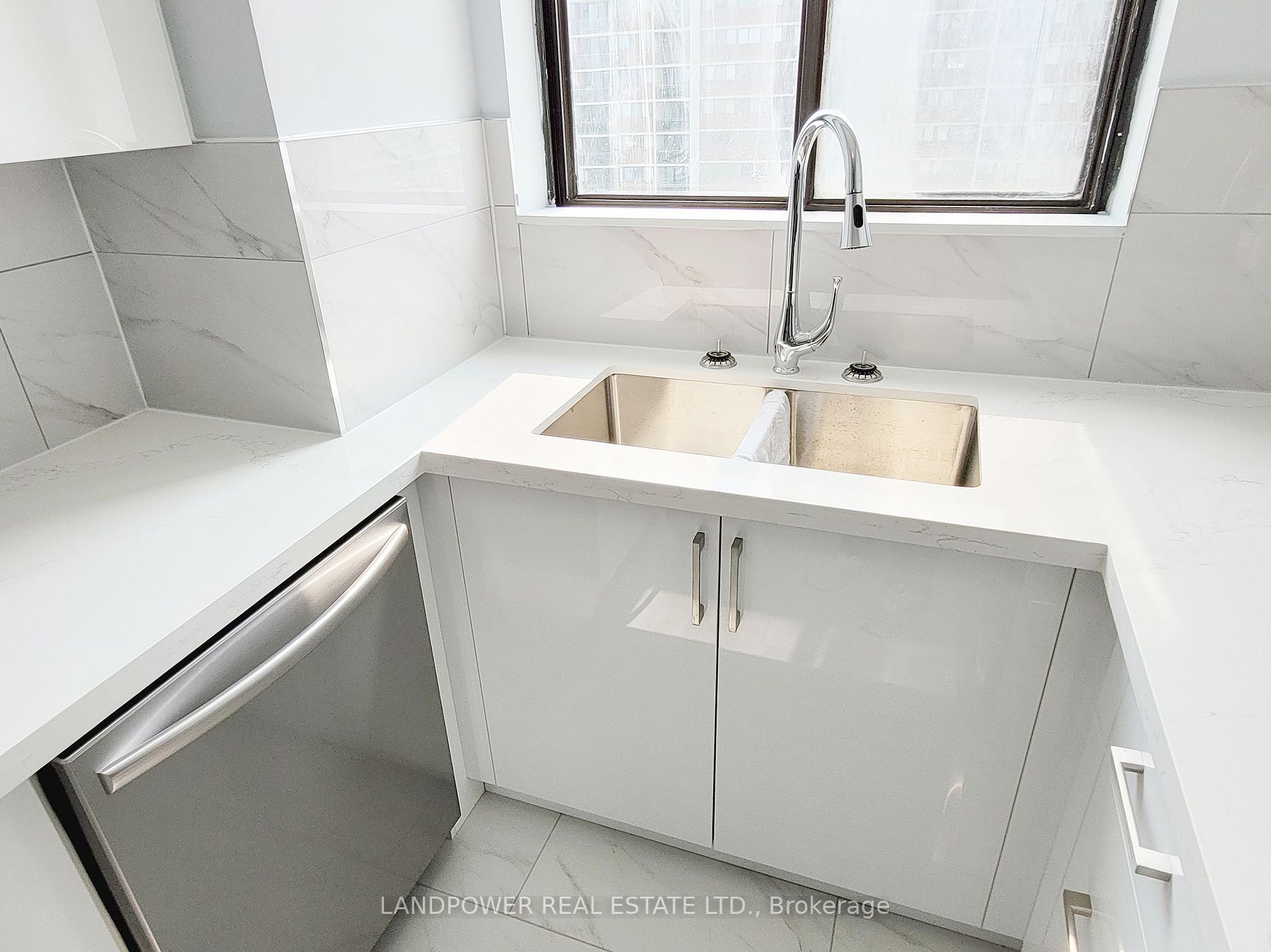 10 Tapscott Rd, #1011