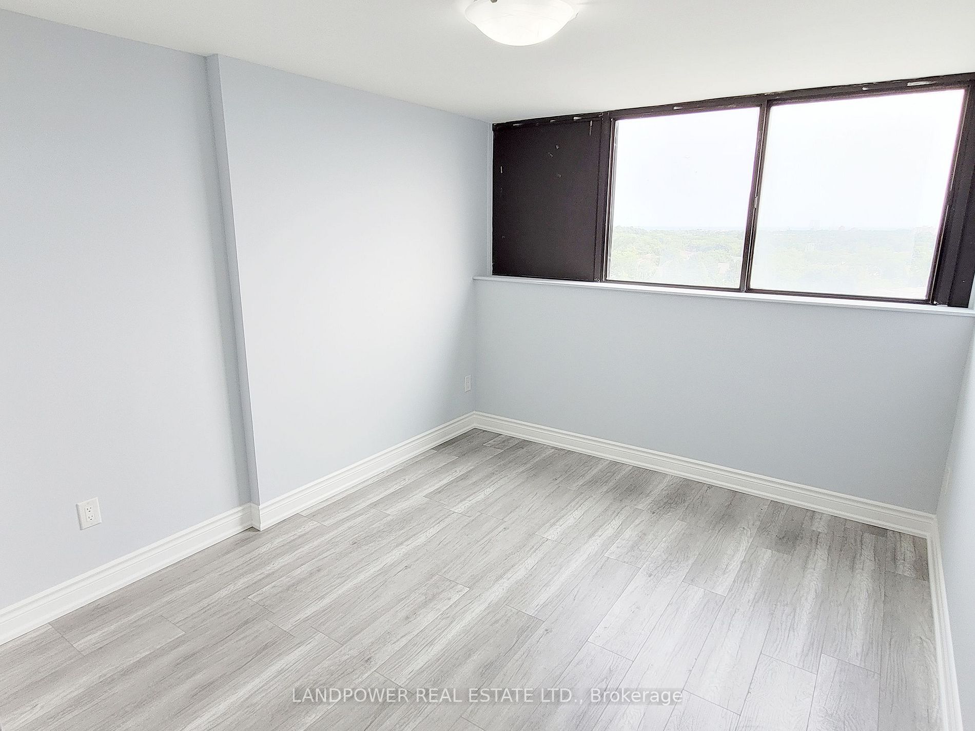 10 Tapscott Rd, #1011