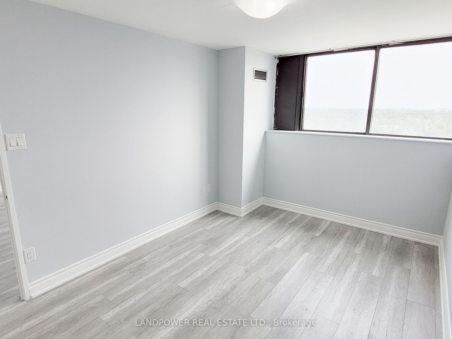 10 Tapscott Rd, #1011