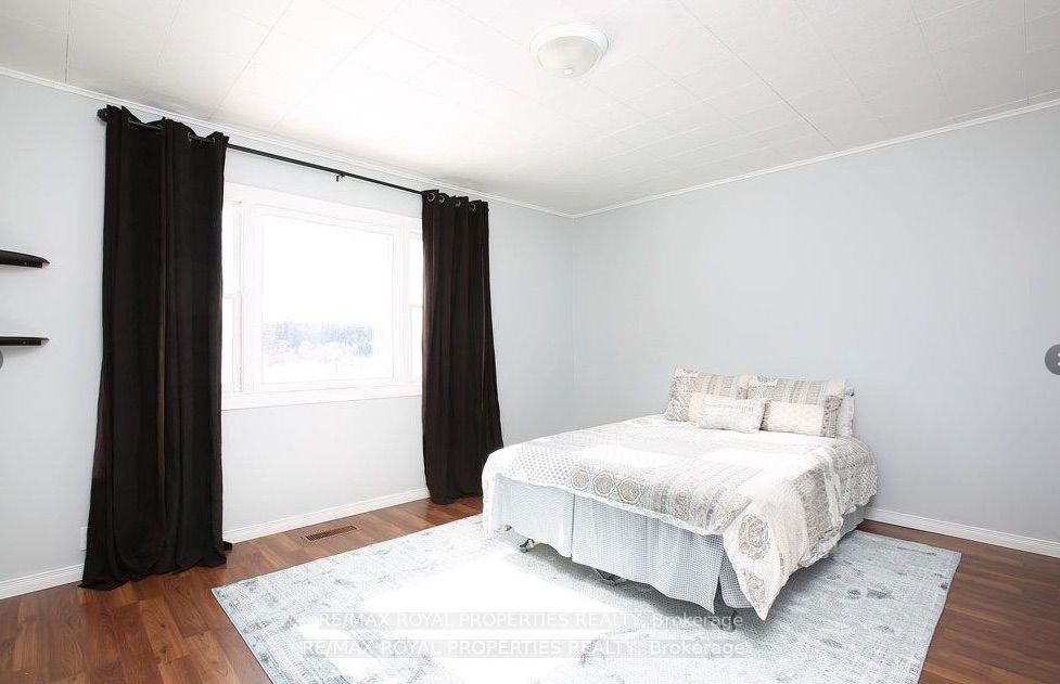 1608 Baseline Rd W