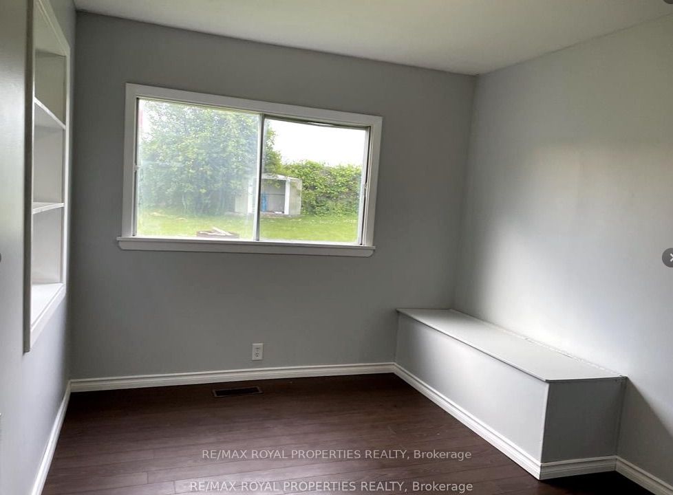 1608 Baseline Rd W
