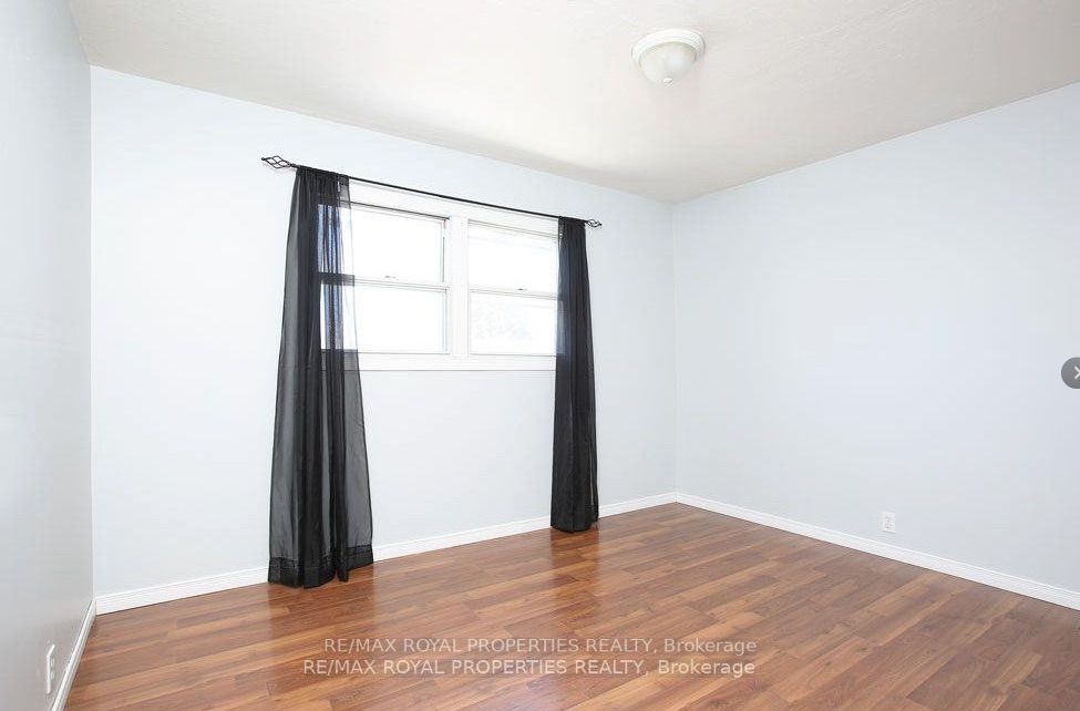 1608 Baseline Rd W