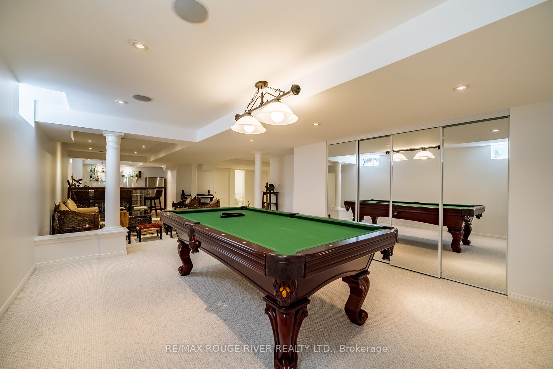 76 Montebello Cres