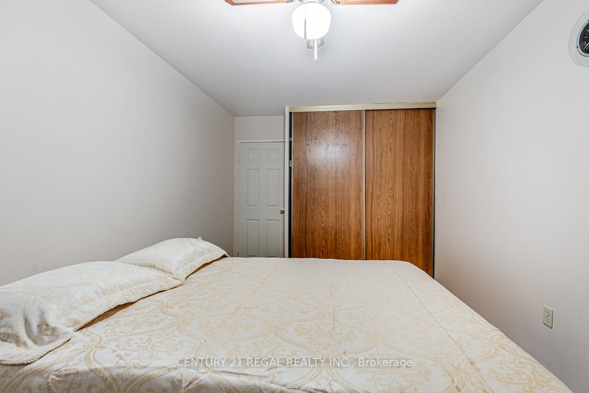 3420 Eglinton Ave E, #205