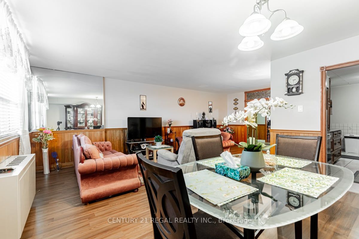 3420 Eglinton Ave E, #205