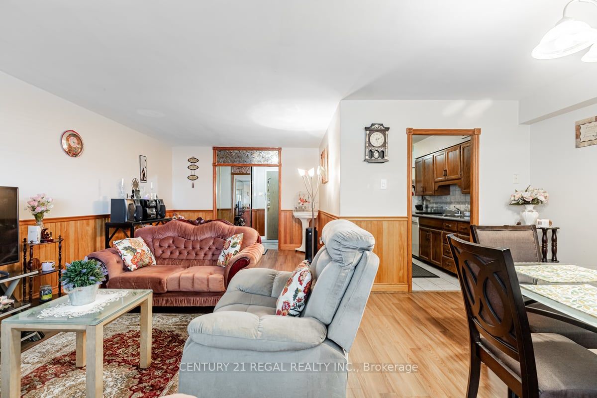 3420 Eglinton Ave E, #205