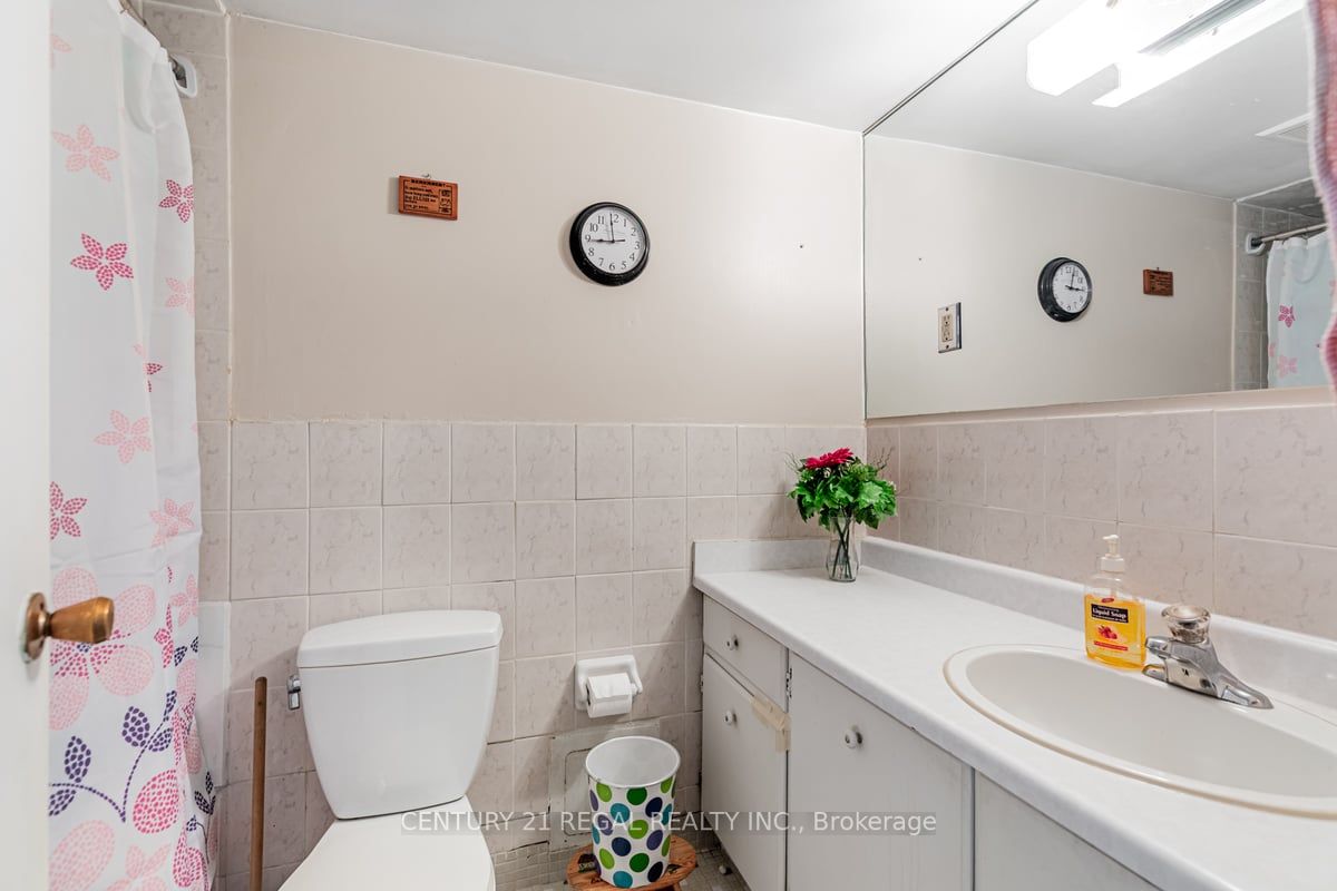 3420 Eglinton Ave E, #205