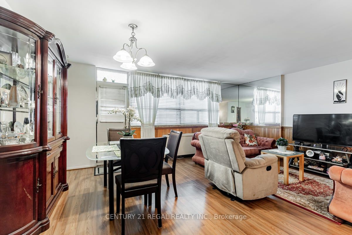 3420 Eglinton Ave E, #205