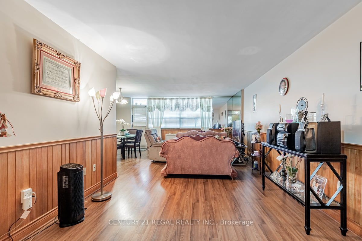 3420 Eglinton Ave E, #205
