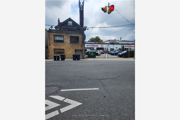 304-310 Greenwood Ave, Toronto