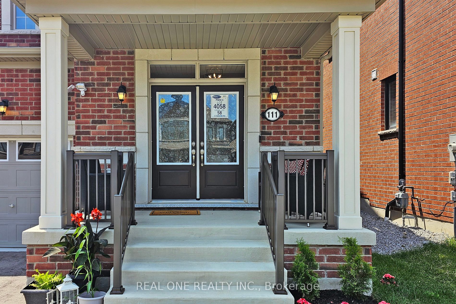 111 Barkerville Dr