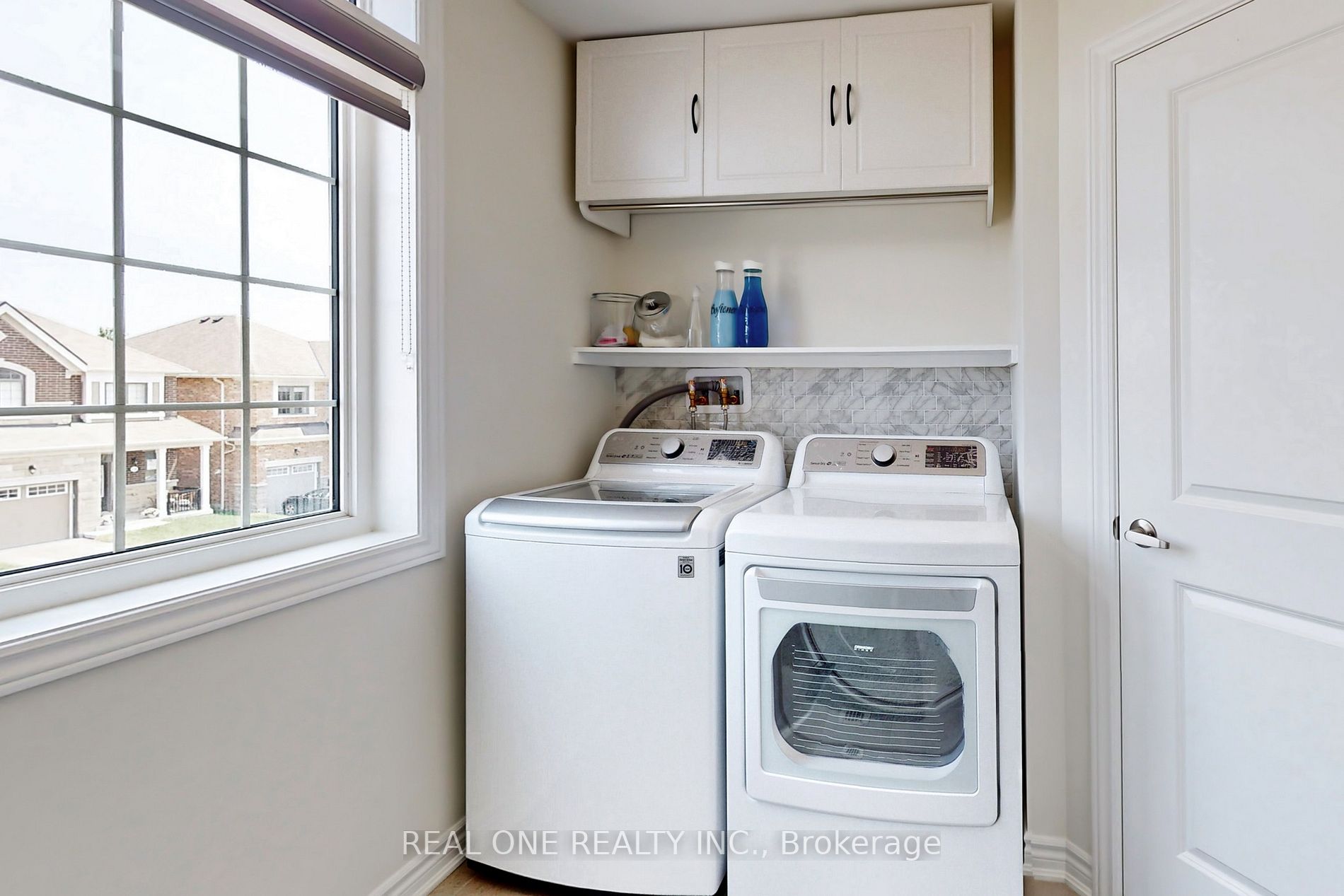 111 Barkerville Dr
