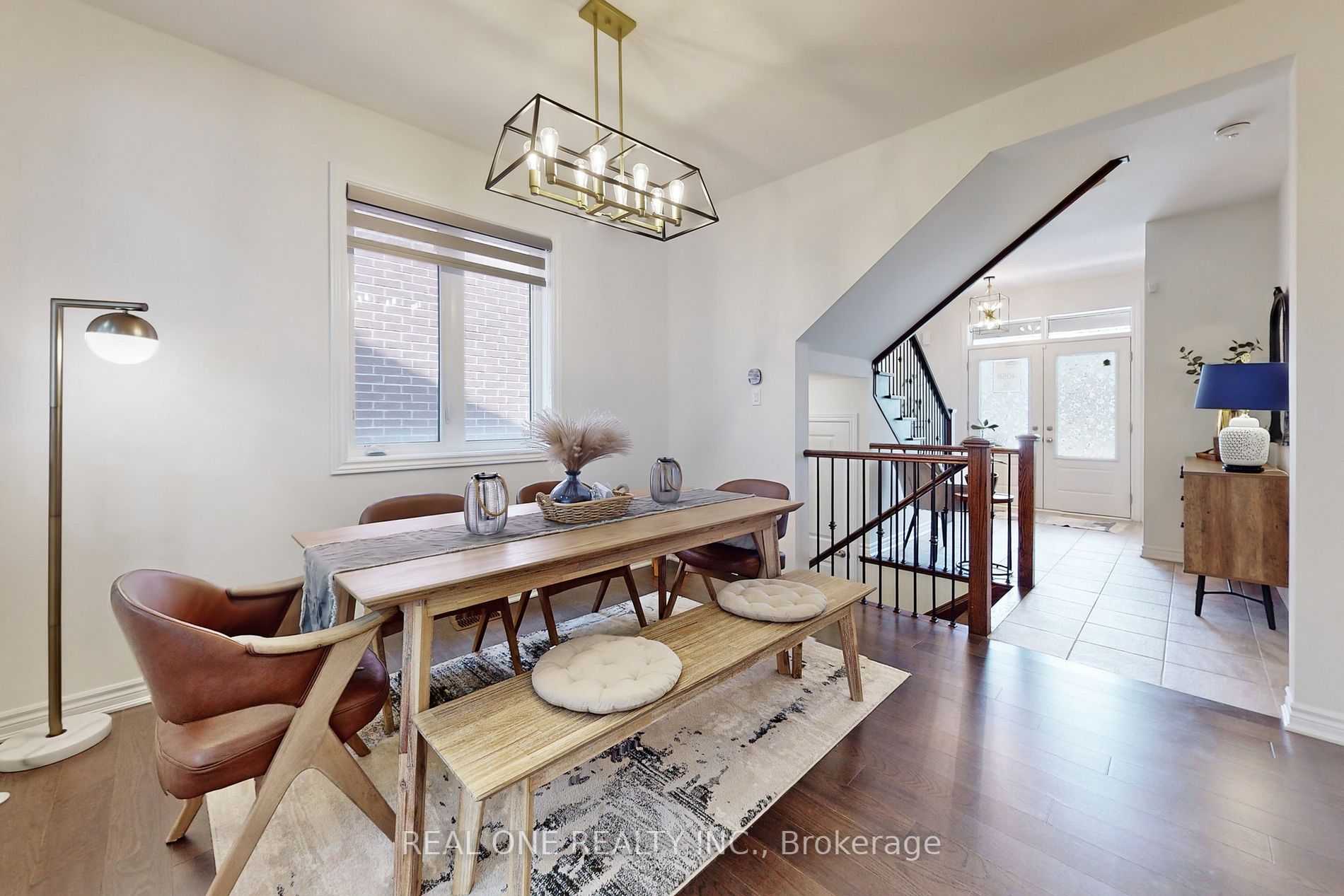 111 Barkerville Dr