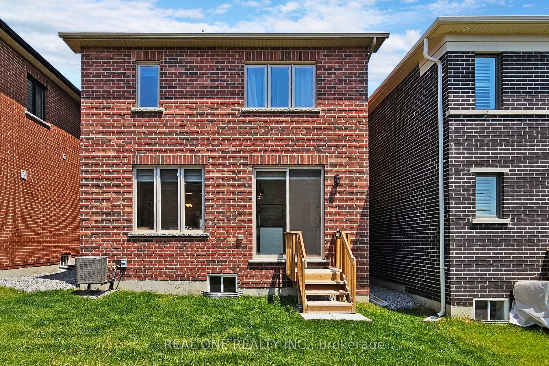 111 Barkerville Dr