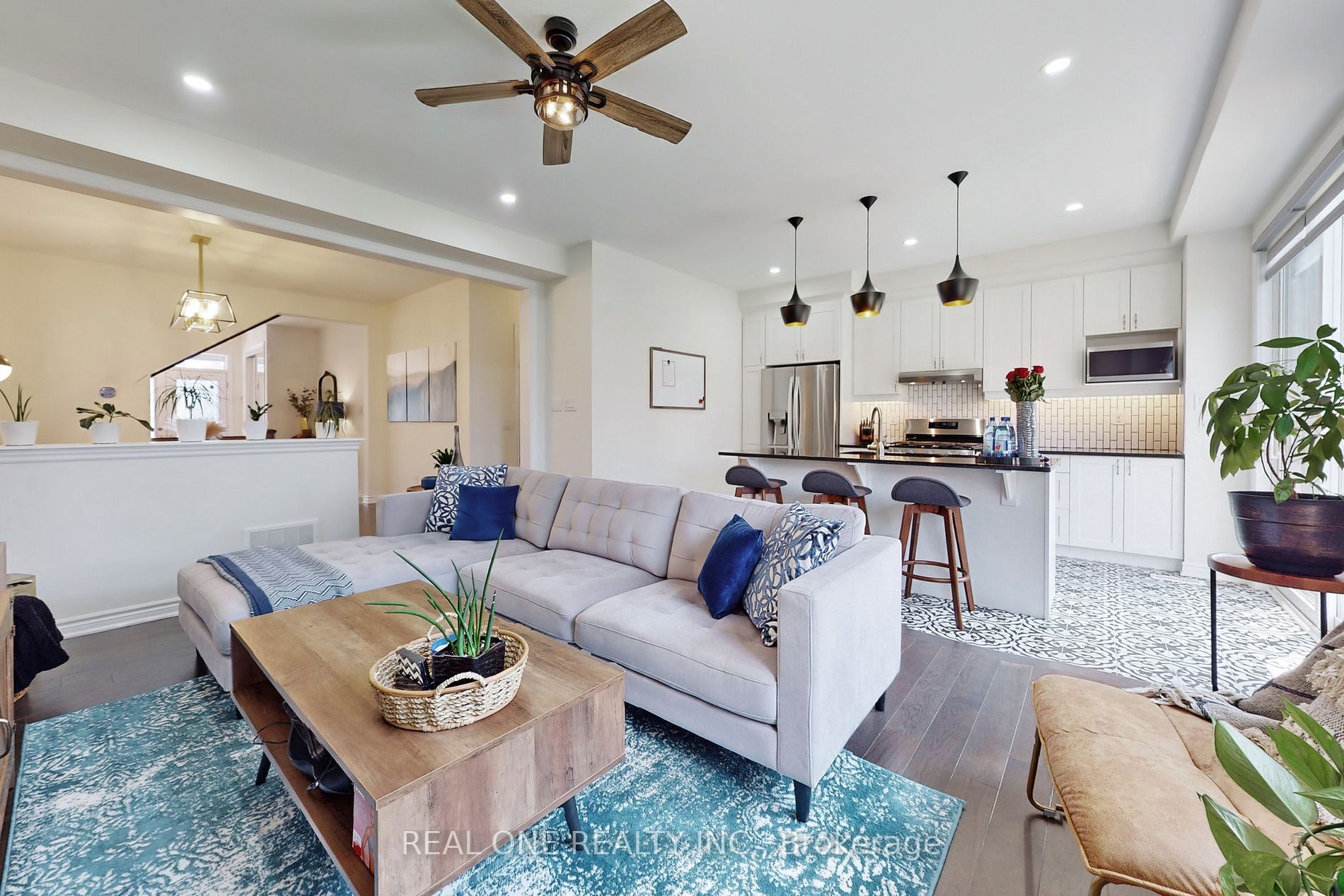 111 Barkerville Dr