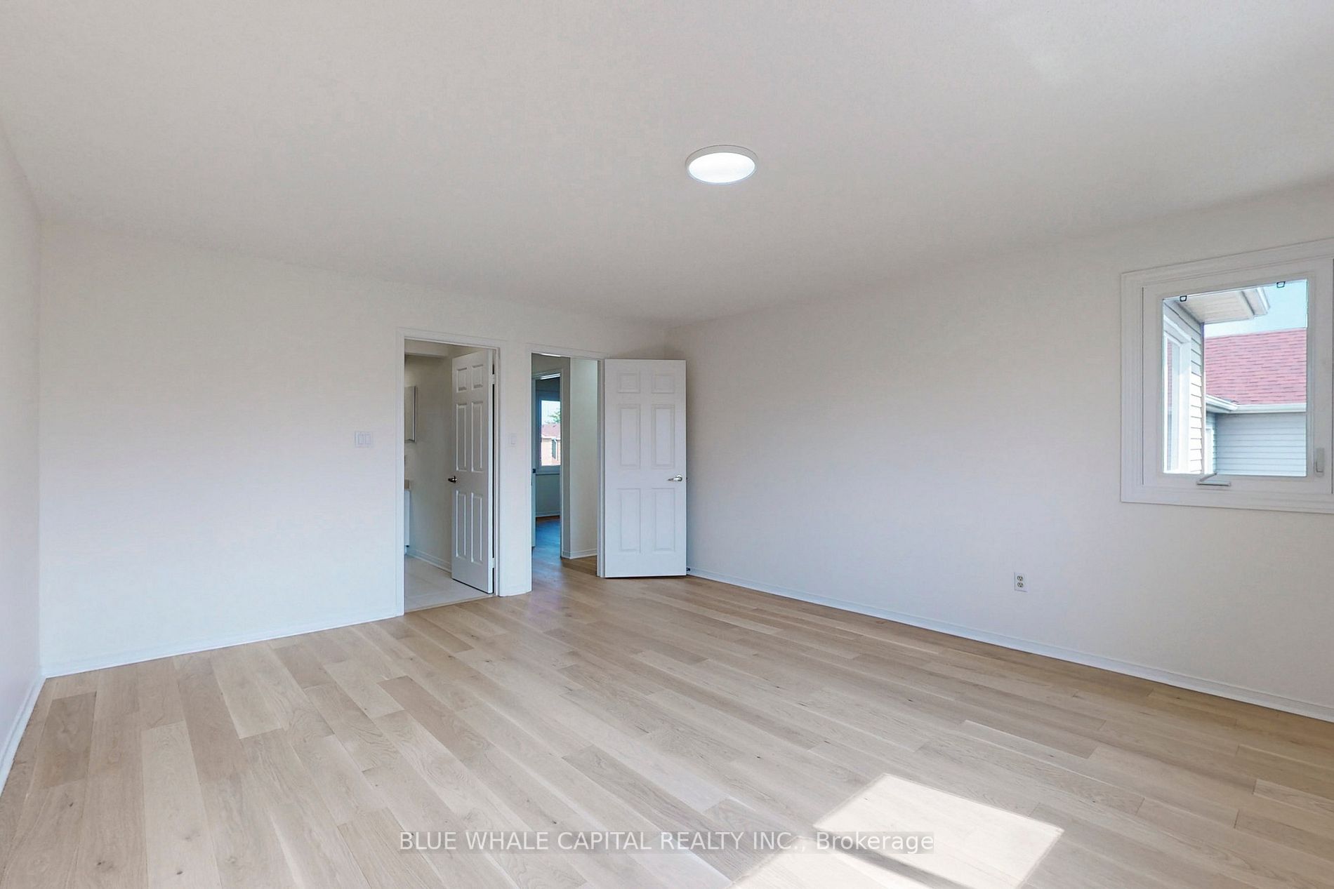 61 Holmbush Cres