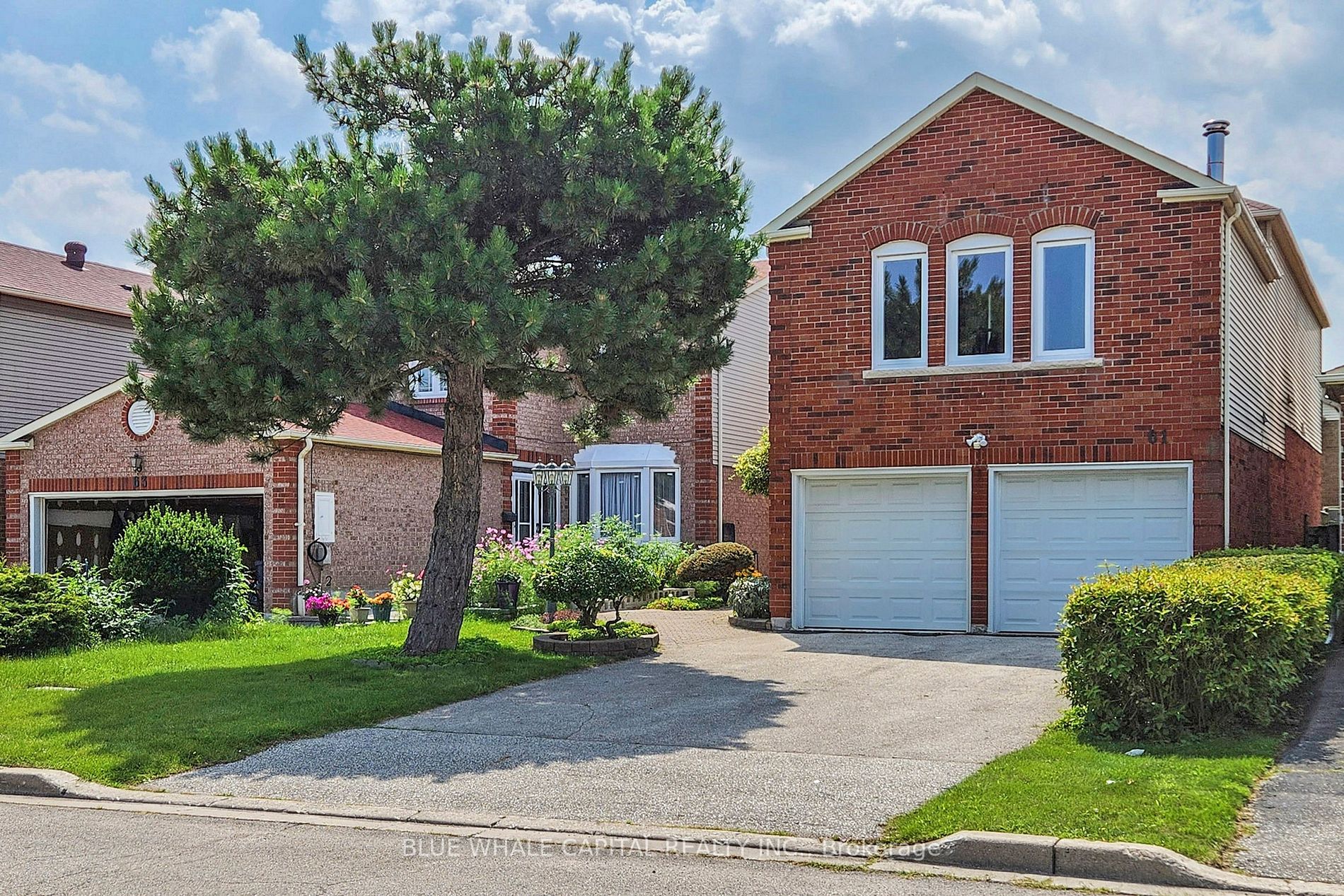61 Holmbush Cres