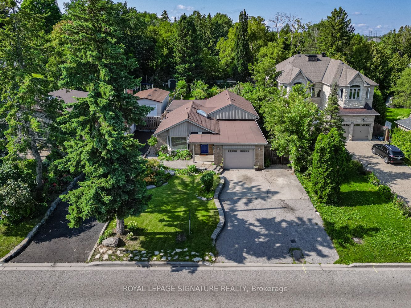 878 Strouds Lane