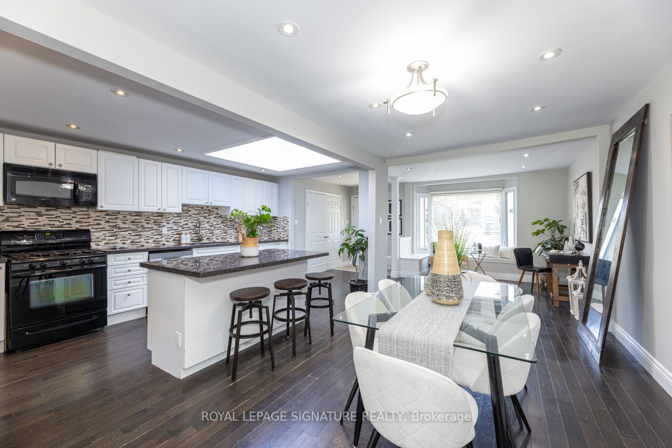 878 Strouds Lane