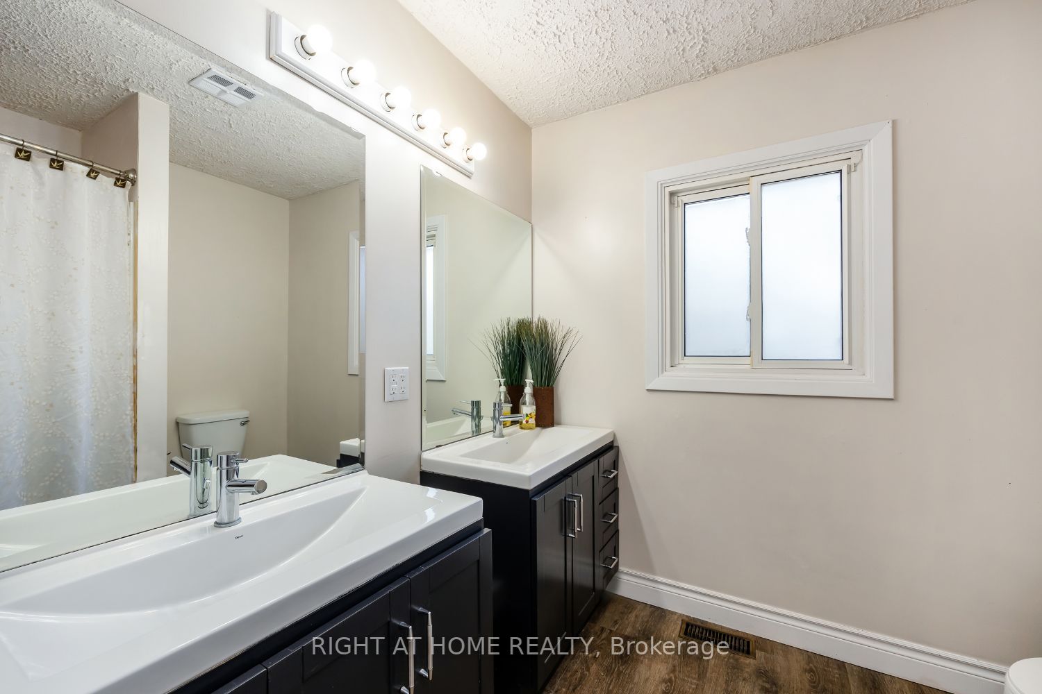 32 Percy Cres