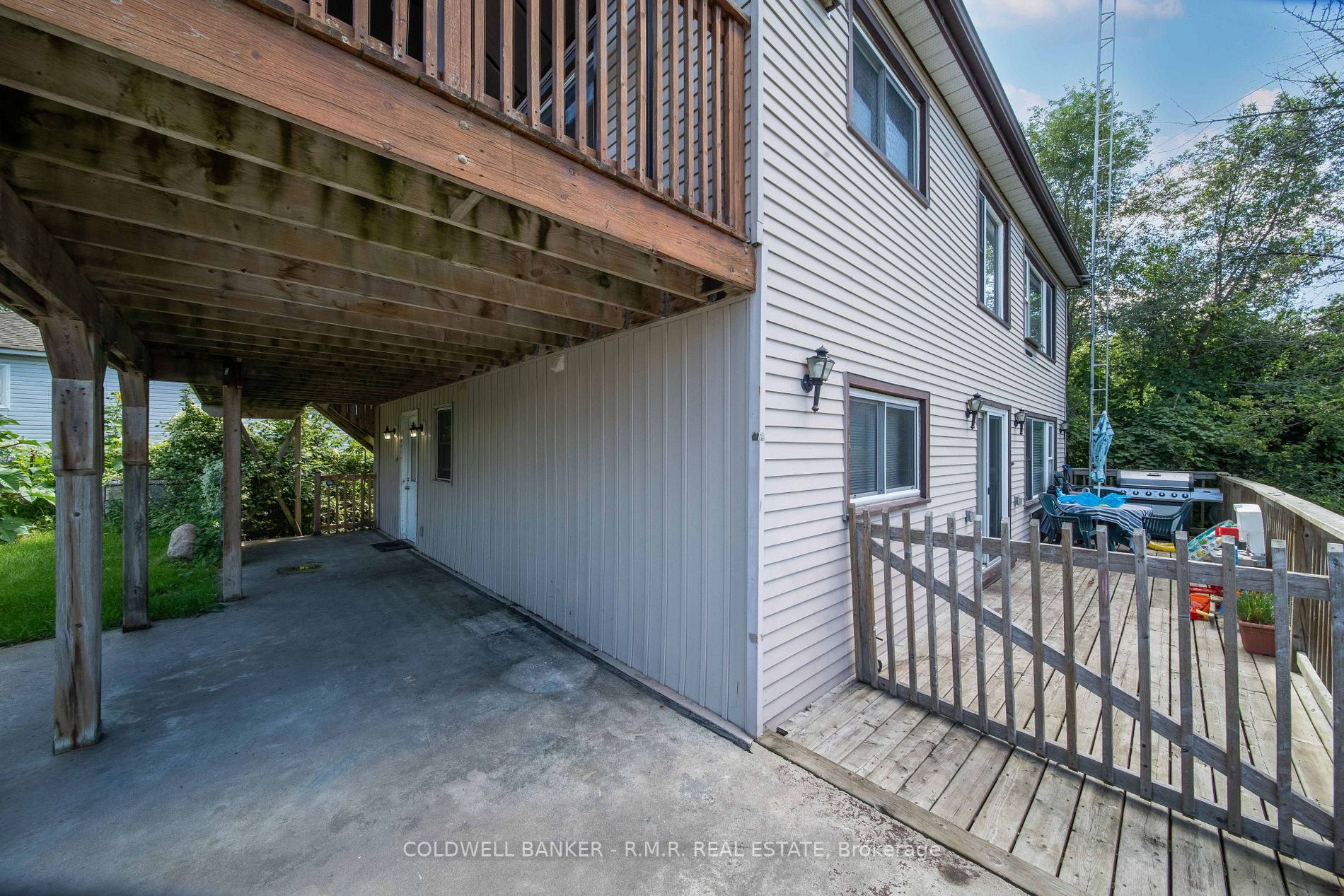 16 Putsey Dr