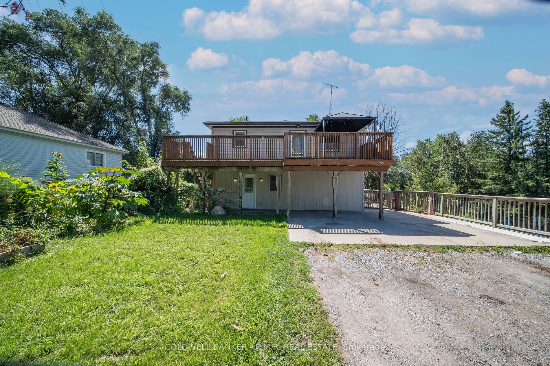 16 Putsey Dr