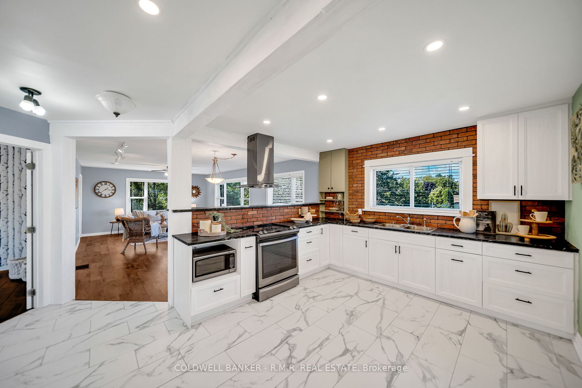 16 Putsey Dr