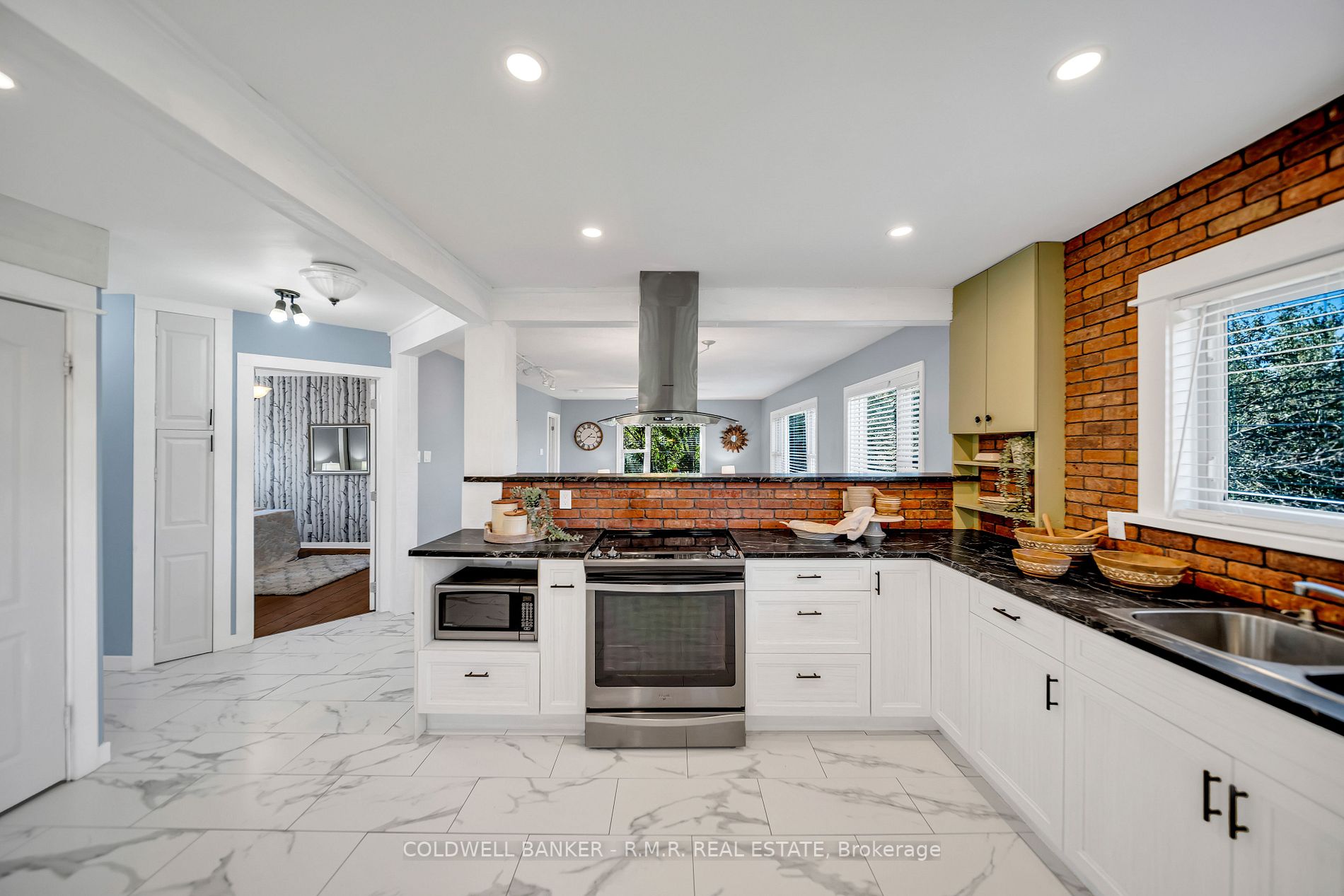 16 Putsey Dr