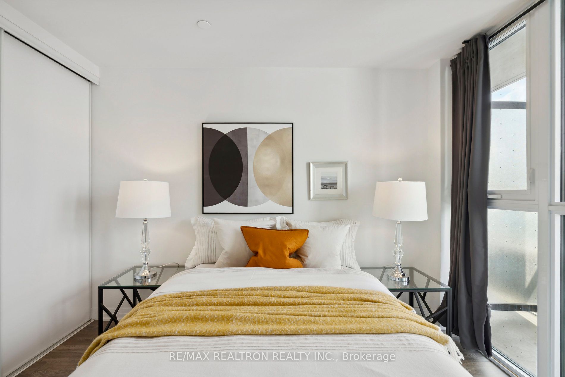 2301 Danforth Ave, #404